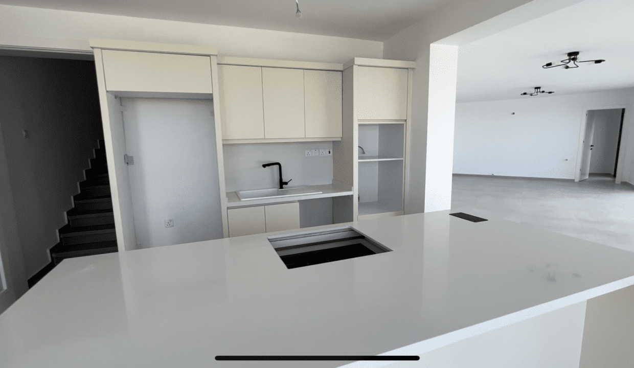 525DBF2F-20DE-49BE-AFB4-40453166476E