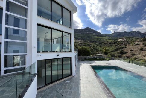 7C161F42-C477-4F8E-97DA-A497A081E26E