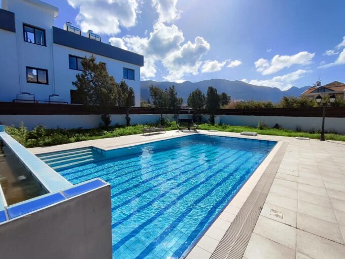 Wunderschöne 4-Zimmer Villa mit pool in Alsancak zu verkaufen