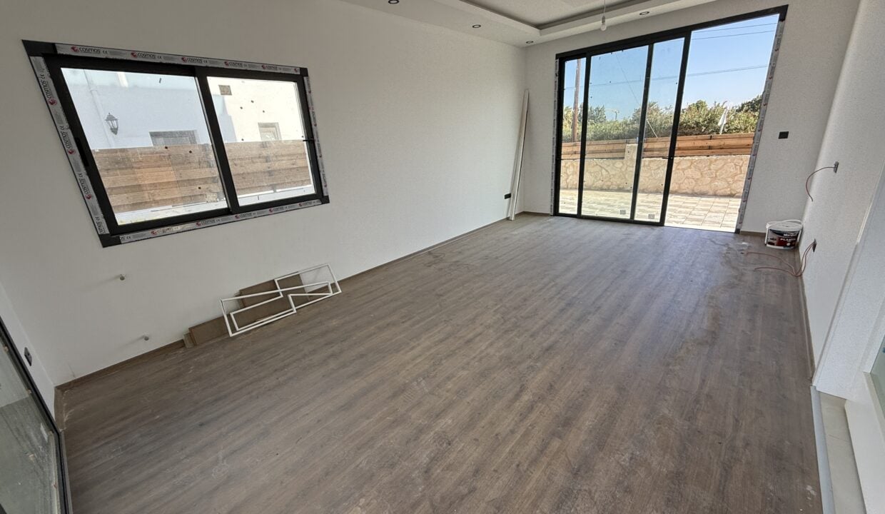 b4e5a3aa-0b45-4483-8ac3-843db95578cb (1)