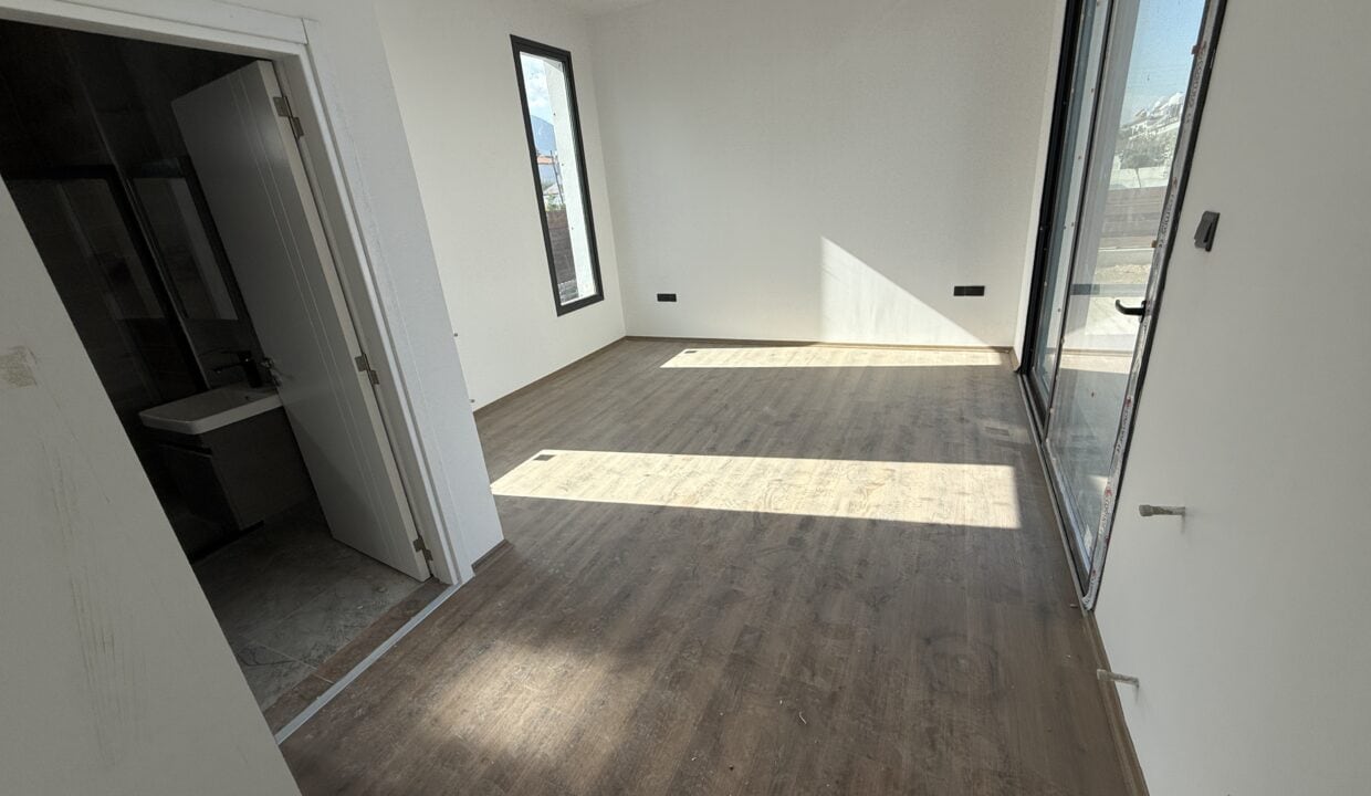 c7b775f8-dc9e-4379-a6fd-1c1d81edeea7