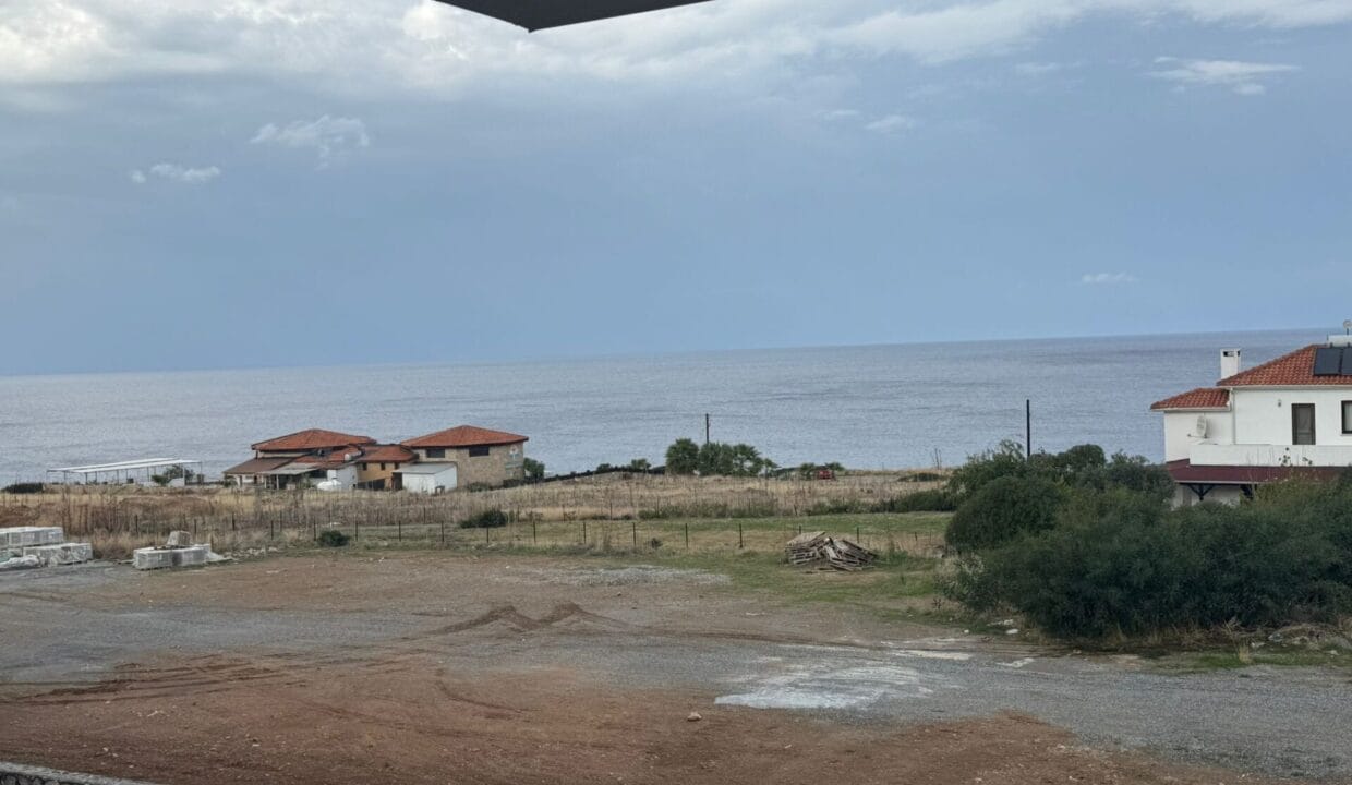 b03d98ef-d32c-4a39-8418-c7d65123abc3