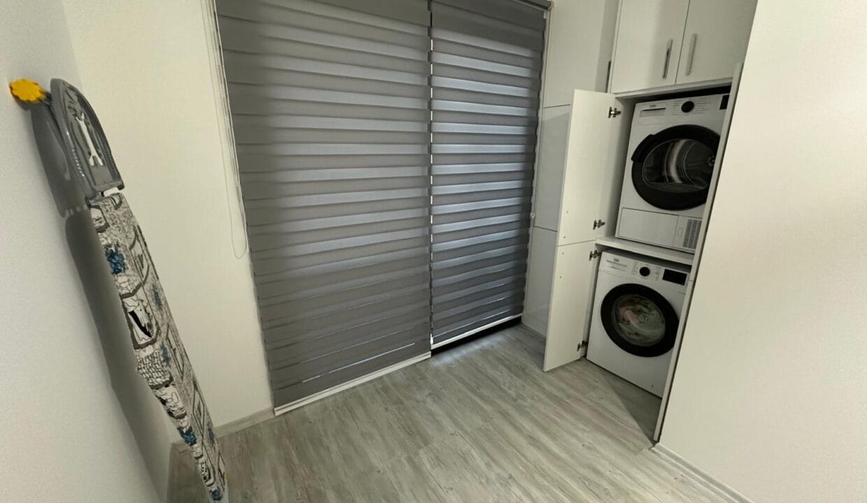 242e4bfa-3f73-41e2-9e48-388cdfd13de8