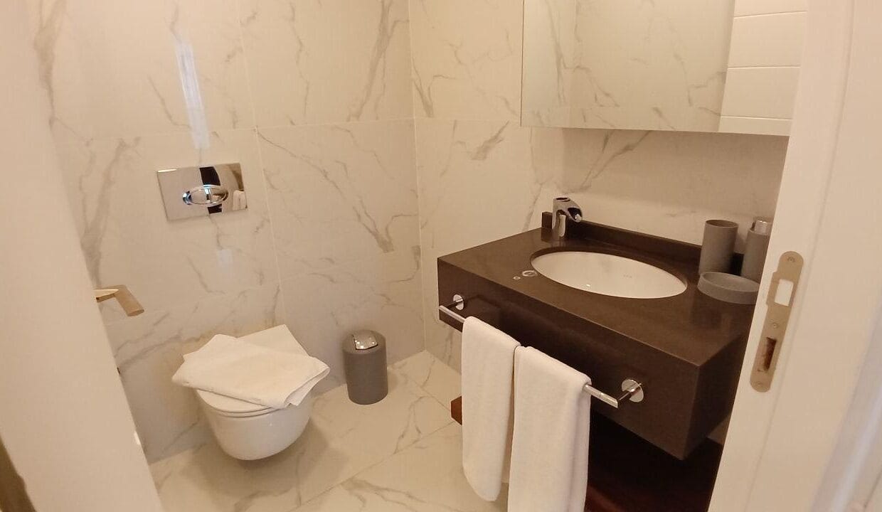 8e05b287-feea-4d16-82a8-dde83c2413bc