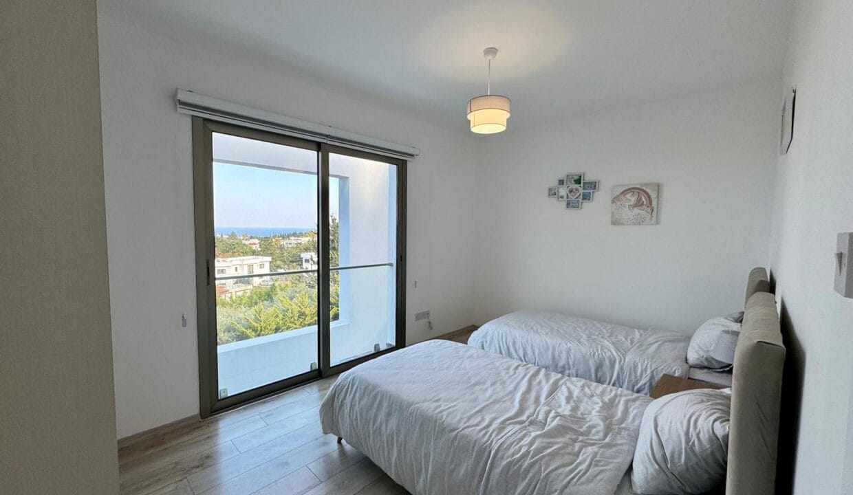 f8f133b7-8538-4e40-b06b-f44d93b060a7