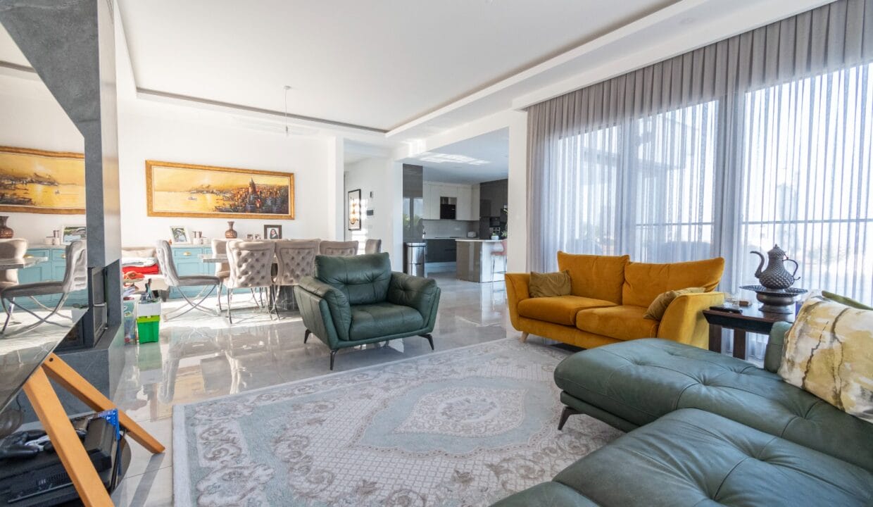 c0de6754-67f1-40b9-8d28-a4a8c2d2bfe6