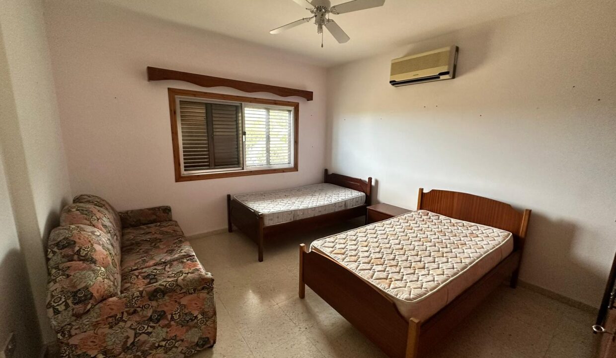 aaf25129-6a9a-4a39-8750-b3f928182295