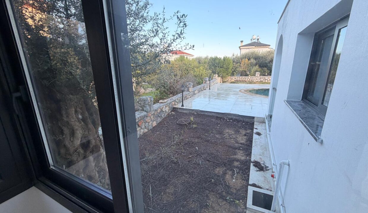 d1695b95-f910-4b33-8fe0-dfa2e1c794cb