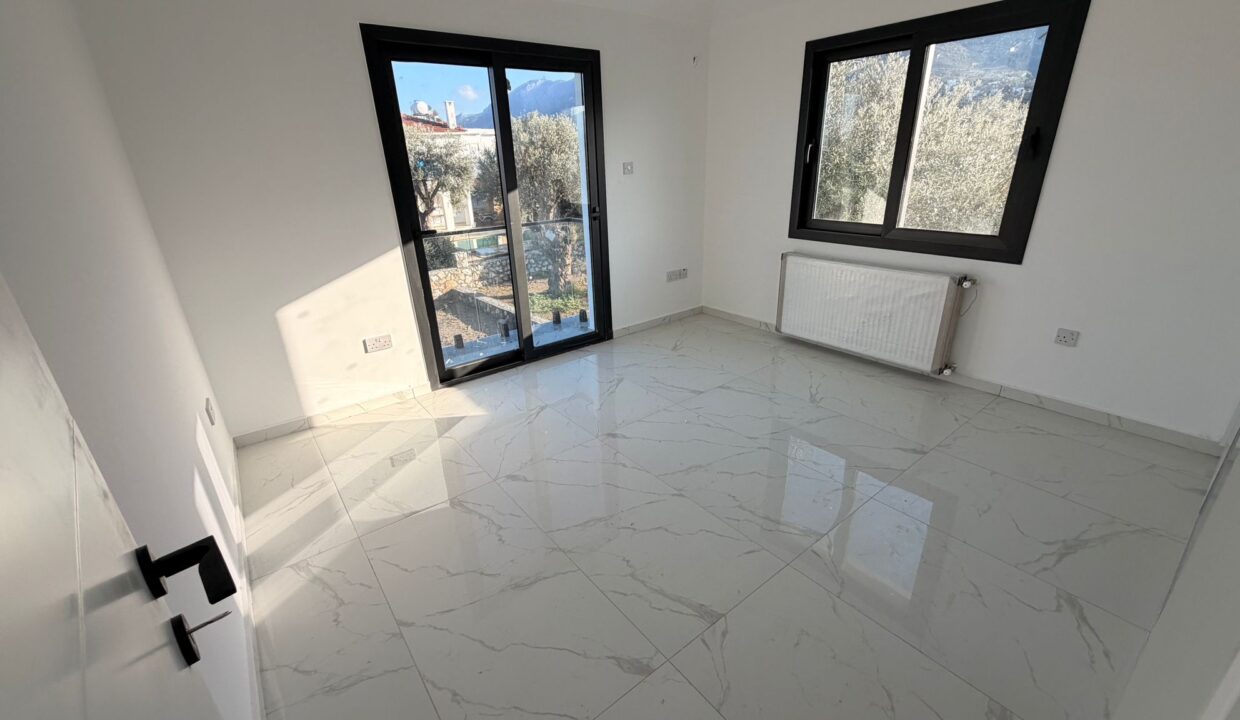 f5086e00-dcc7-455c-9796-cff40779b209