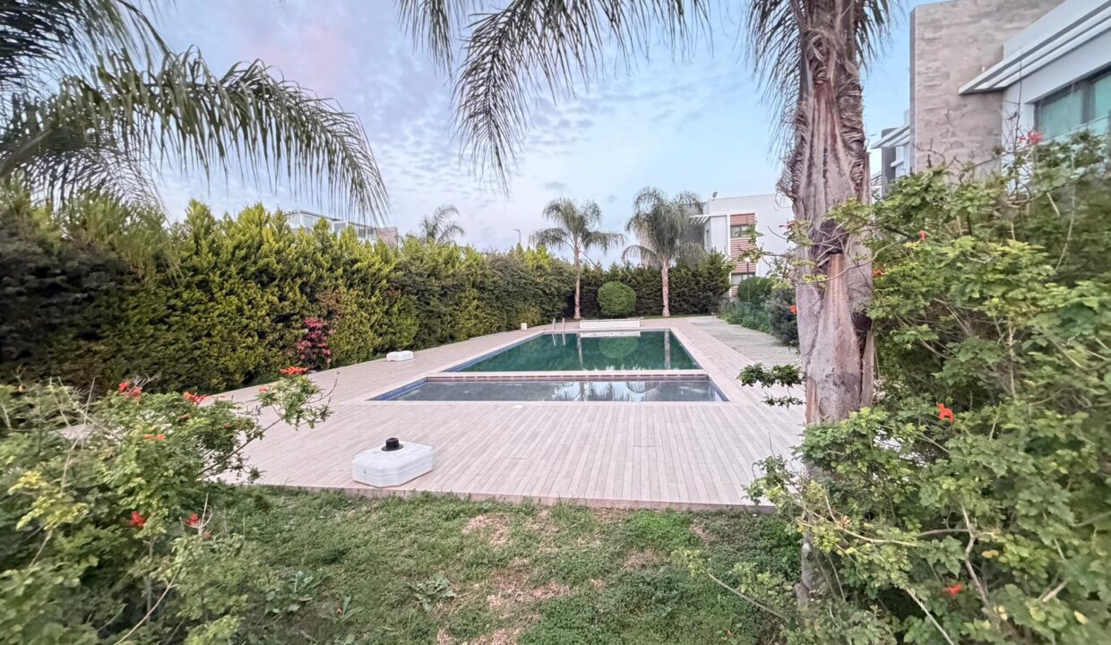 6ea82572-a190-411c-9b4a-072e7a30e65d