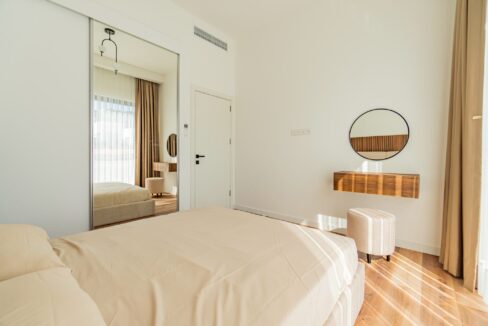 b9f4cff0-e277-4f50-afe6-58eb334f2482