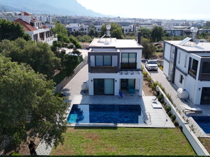 Wunderschöne Luxusvilla mit 4 Schlafzimmern, privatem Pool sowie traumhaftem Meer und Bergblick in Alsancak! 1 dji fly 20260609 170526 0170 1781075605091 photo 1